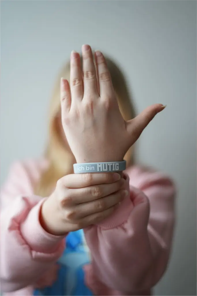 Veronica Albrecht - Arbeit mit Kinder und Jugendlichen - Armband