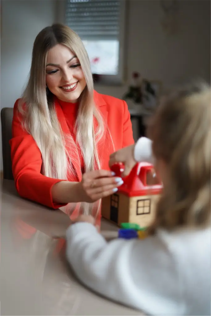 Veronica Albrecht - Arbeit mit Kinder und Jugendlichen - Kind baut Haus